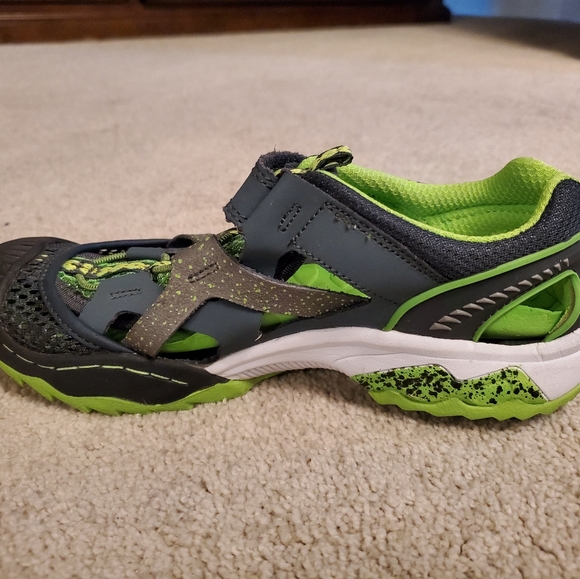 Boys Jambu KD water shoes size 4 - Picture 4 of 8